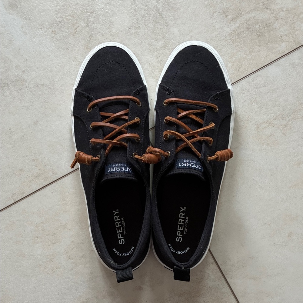 Sperry Women’s Navy Blue Sneakers